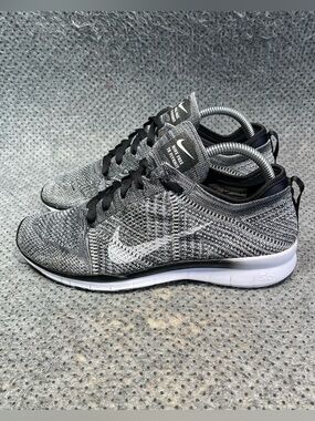 Nike Free TR Flyknit Oreo Running Shoes Size 8 Women’s.